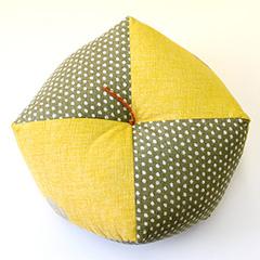 「366日の花個紋」おじゃみ座布団（古希・喜寿）