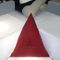 三角座布団(表裏色あわせ、レギュラーサイズ)